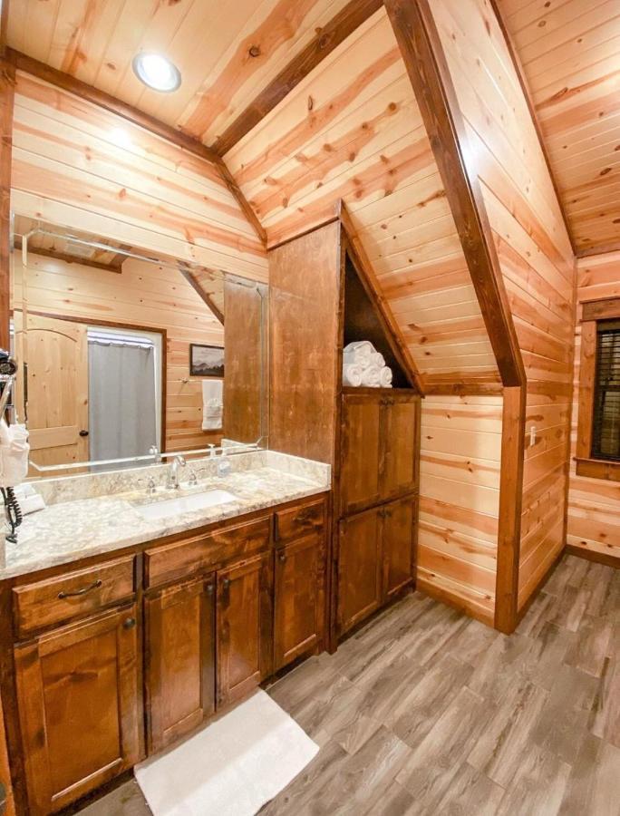 Stone Mountain Lodge 5000Sqft 6 Bed Game Room Pool Table Hot Tub Broken Bow Εξωτερικό φωτογραφία